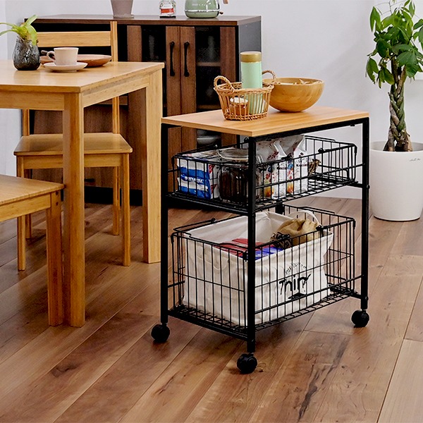 隙間収納に便利！持ち運びのできるバスケット付 押入れラック押入れ収納 キッチン収納 台所収納 サニタリー収納 キッチン家具 ダイニング家具 リビング家具 キッチン 台所隙間を有効活用 移動が便利な整理